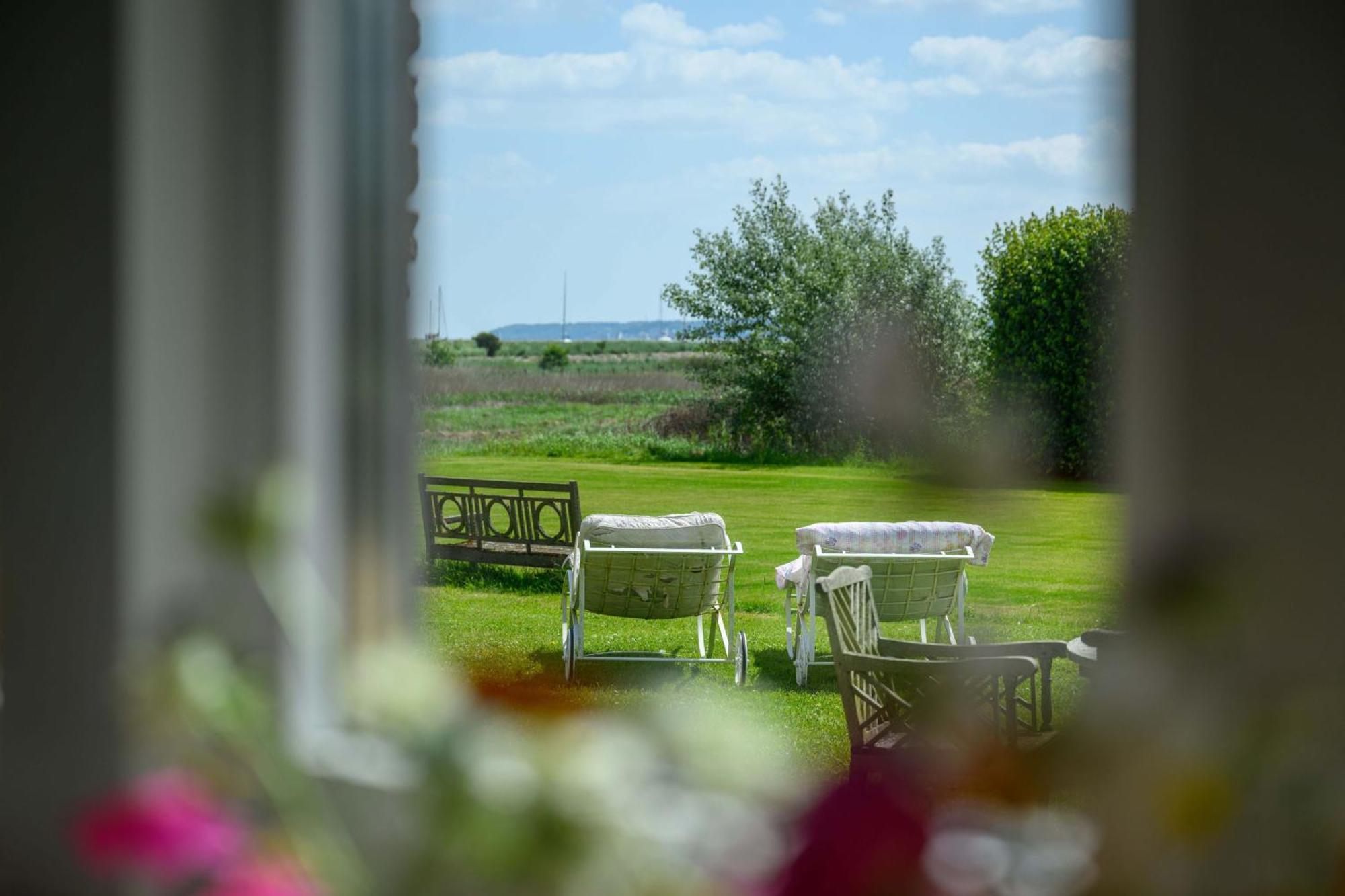 Gins Barn Villa Southampton Bagian luar foto