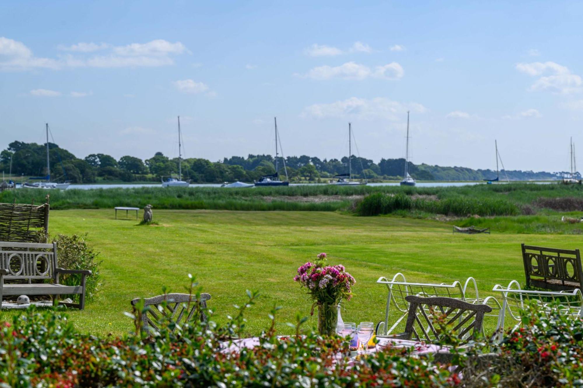 Gins Barn Villa Southampton Bagian luar foto